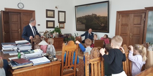 rozmowa dzieci z zastępcą prezydenta miasta Lublina pan Mariusz Banach